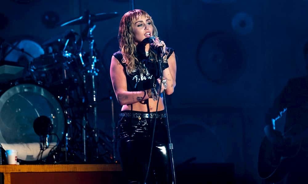 Miley Cyrus en el estudio con Billy Idol