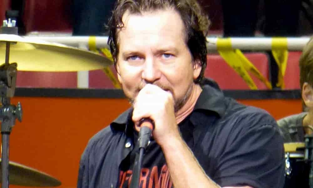 Pearl Jam, Eddie Veddere mientras canta